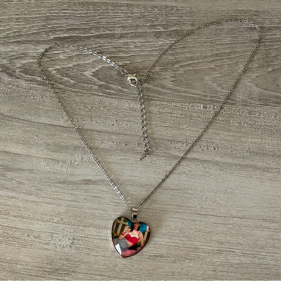 Heart-Shaped Silver Photo Pendant Necklace Young Katy Perry - Picture 7 of 8